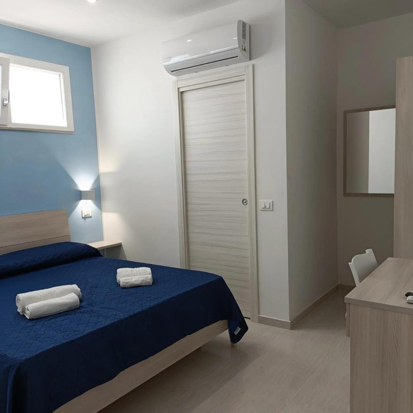 Beach Central Appartment Economy Тропея Экстерьер фото